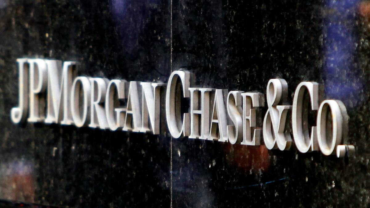 cheats/2012/01/13/jp-morgan-profit-drops-23-percent/JP-Morgan-stocks-cheat_akfasu