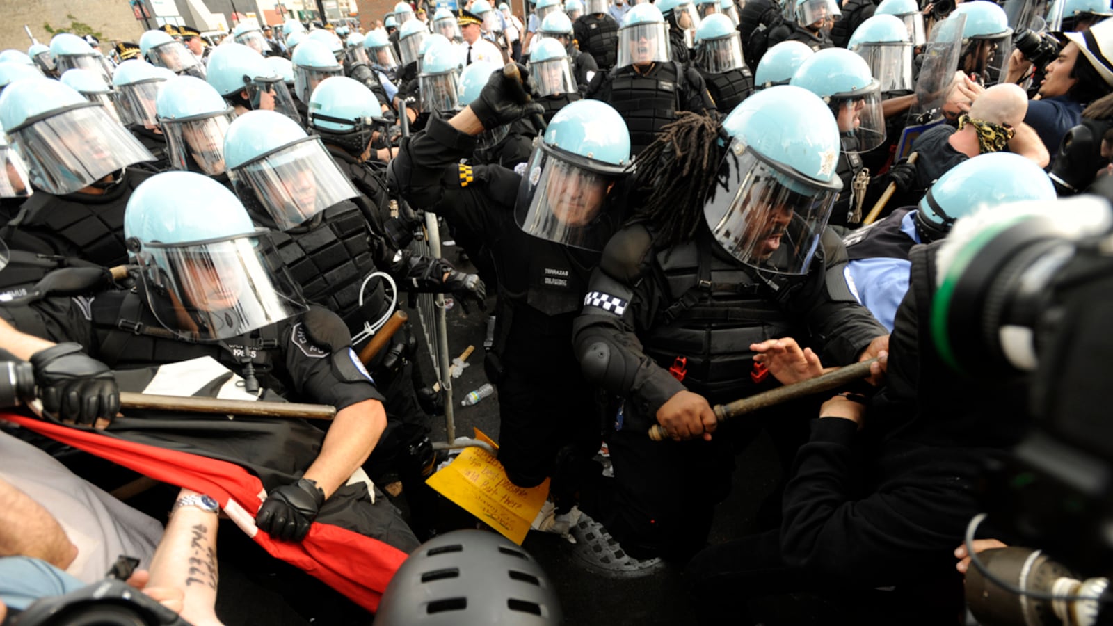 articles/2012/05/22/obama-talks-afghanistan-loss-of-life-at-nato-summit-but-silent-on-chicago-carnage/violence-in-chicago-nato-daly_szfuco