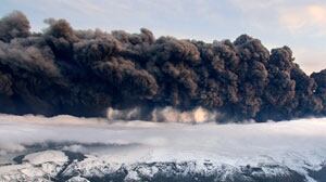 cheats/2010/04/15/volcano-ash-closes-europe-airports/volcanic-ash_jcahbm