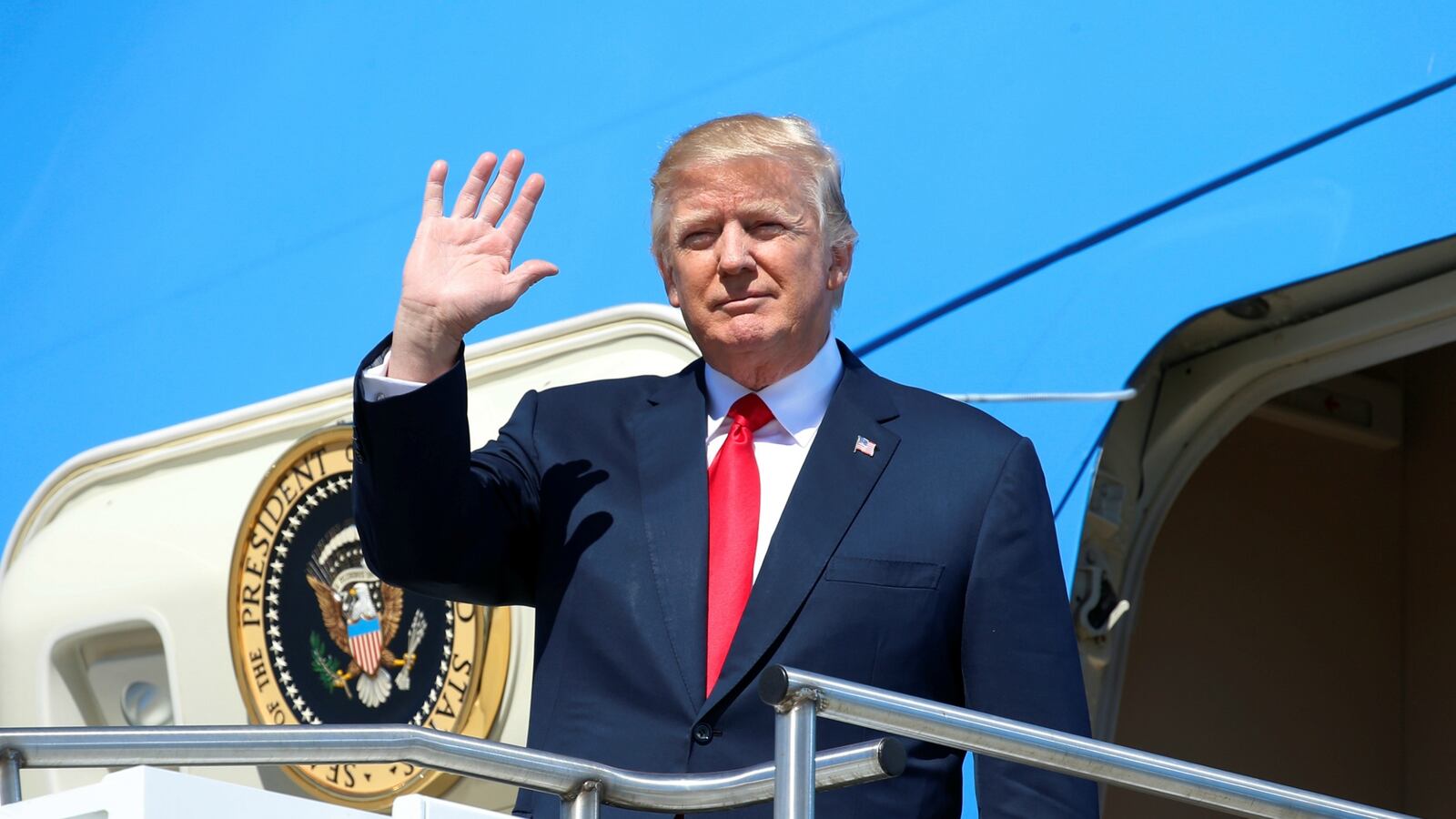 cheats/2017/02/19/trump-got-secret-plan-to-lift-russia-sanctions/170219-trump-russia-cheat_s7kqlw