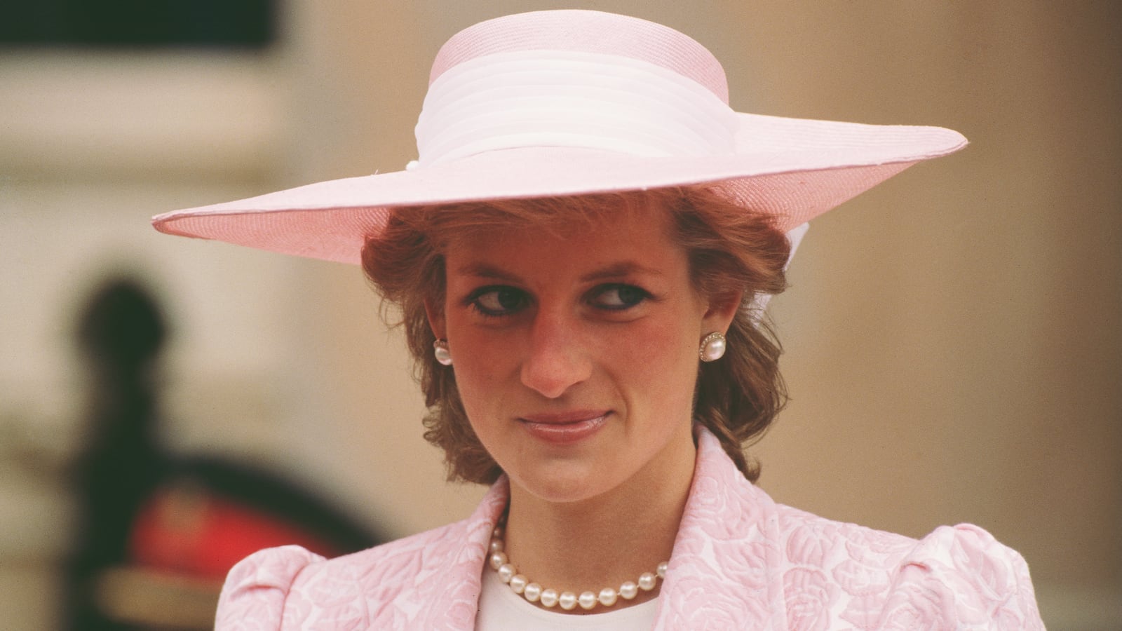 201112-Sykes-Princess-Diana-Haunt-Royal-Family-tease_tmrfqe