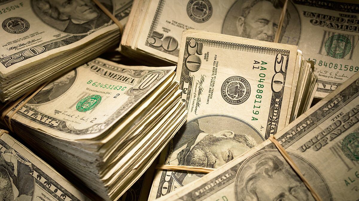 articles/2013/05/30/banks-are-thriving-despite-regulations-thanks-to-economic-growth/money-gross-economy-upswing-tease_xgous5