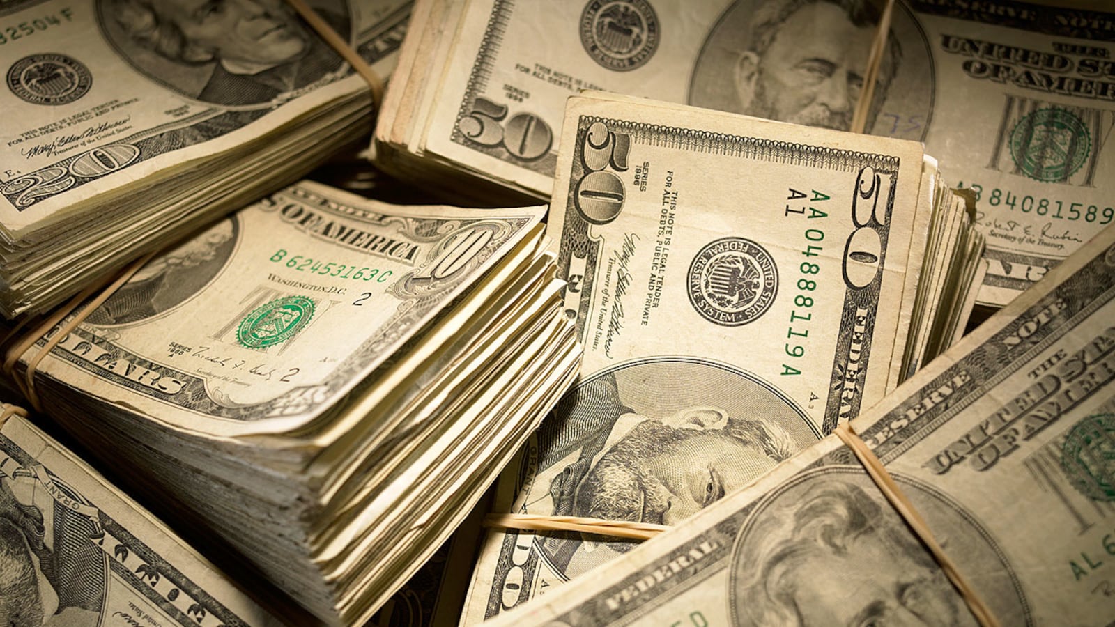 articles/2013/05/30/banks-are-thriving-despite-regulations-thanks-to-economic-growth/money-gross-economy-upswing-tease_xgous5