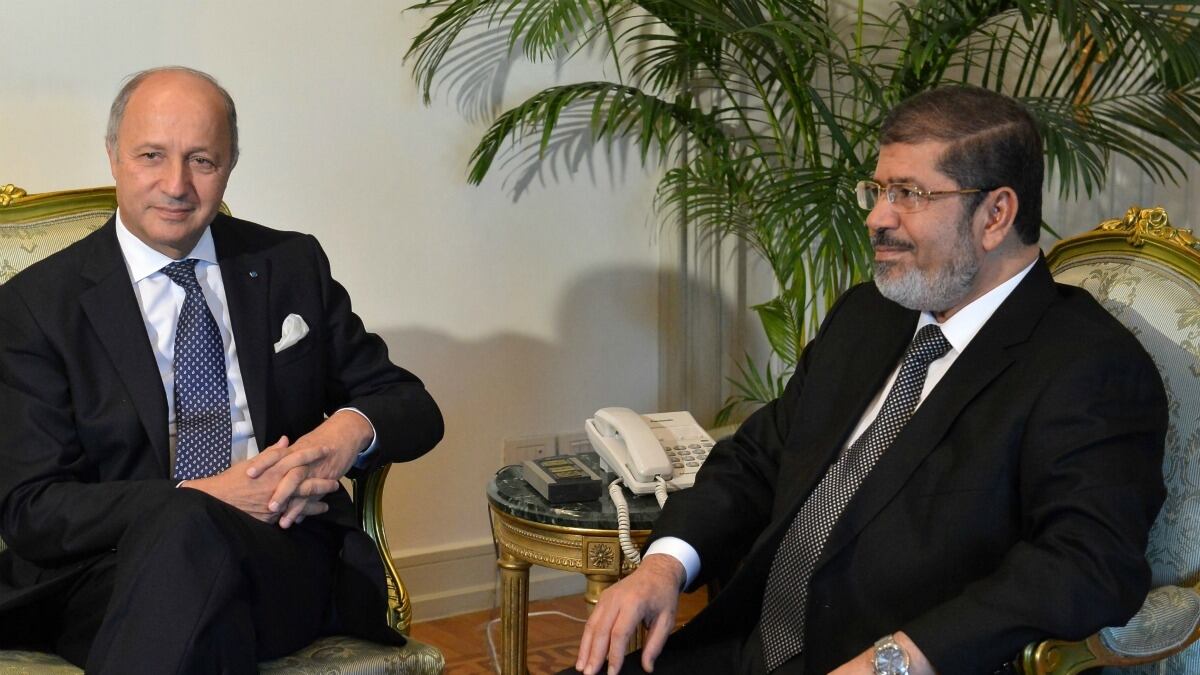 cheats/2012/09/22/morsi-u-s-purchased-arab-hatred/egypt-prez-cheat_seolvg