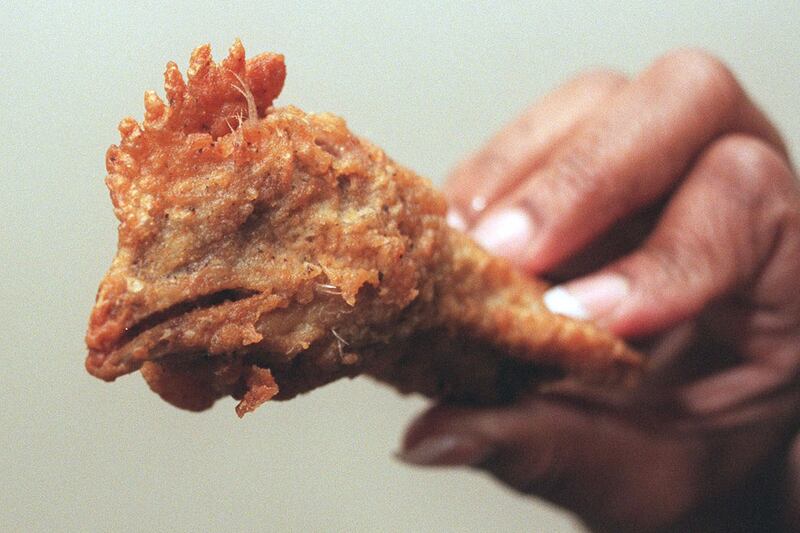 galleries/2012/07/18/needle-found-in-delta-sandwiches-and-more-gross-things-found-in-food/grossest-things-found-in-food-chicken-head_q1ajik