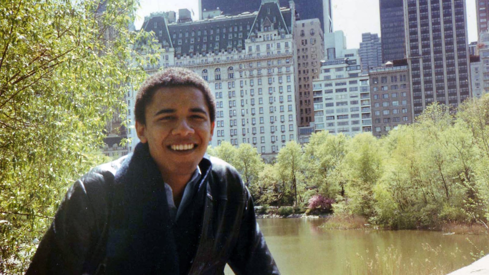 articles/2012/05/02/david-maraniss-s-barack-obama-the-story-excerpted-in-vanity-fair-juiciest-bits/obama-bio-maraniss-speed-read-jacobs_mmafj7