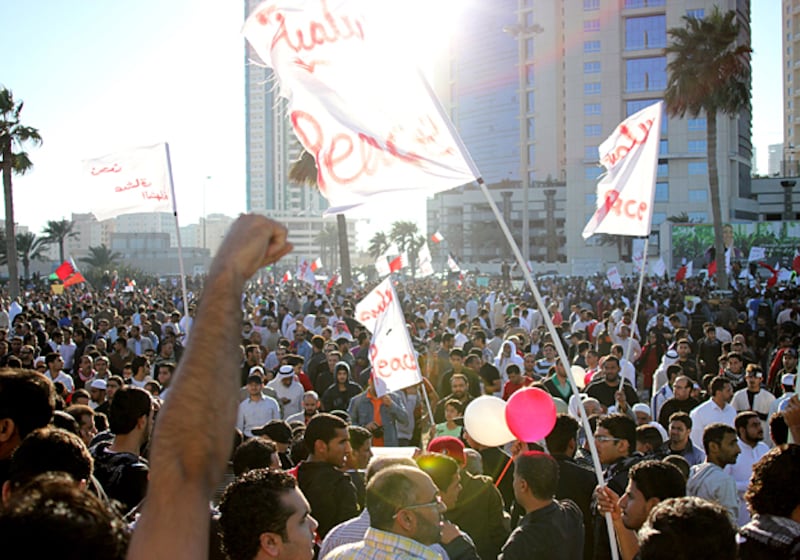 galleries/2011/02/18/bahrain-riots/bahrain-riots-update-2_aoaisf