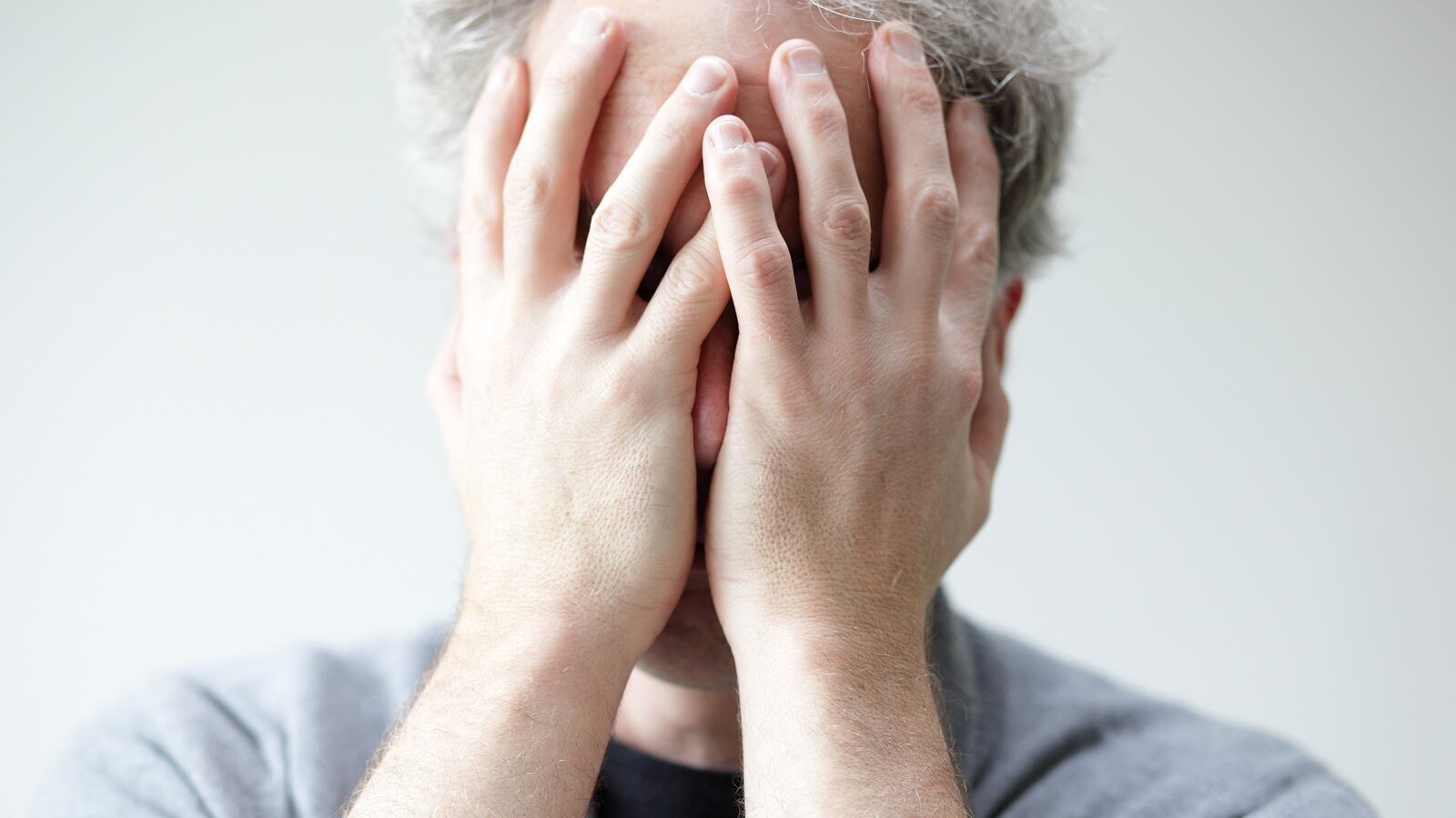 articles/2014/03/13/8-signs-you-re-way-too-stressed-and-how-to-deal/140312-dailyburn_kqumq5