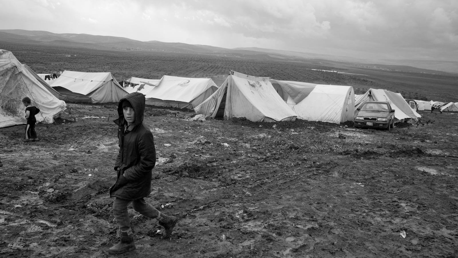 galleries/2013/01/09/photos-from-atima-a-syrian-refugee-camp-on-the-turkish-border/syrian-refugees-Atima-sayman-gallery-tease_a5rc3q