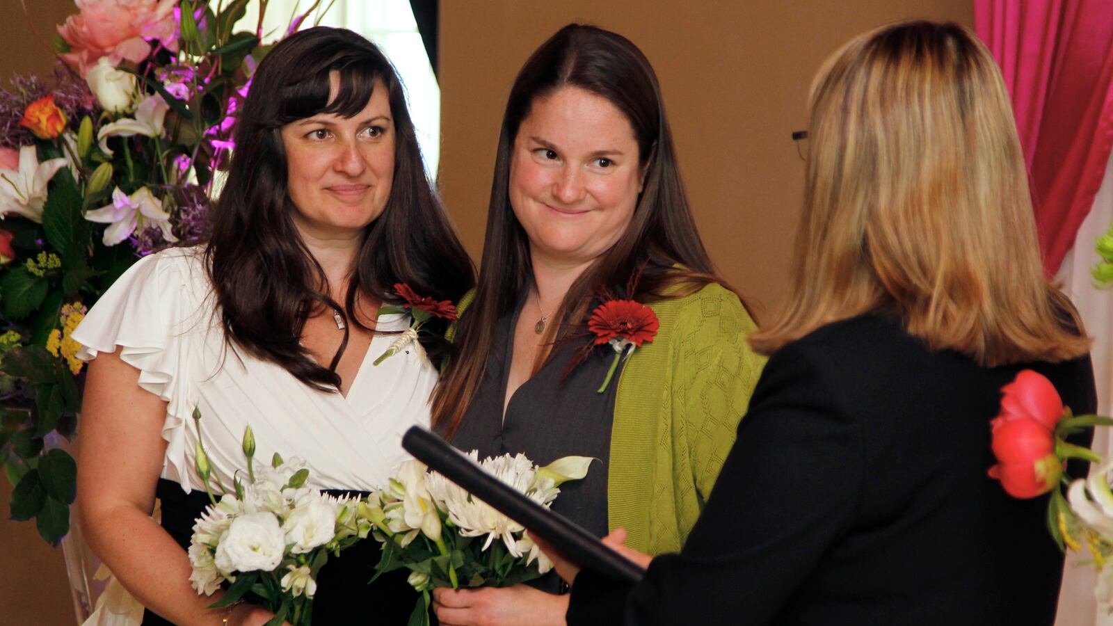 cheats/2014/06/04/court-wont-stop-oregon-gay-marriages/140604-oregon-gay-marriage-cheat_qrcaty