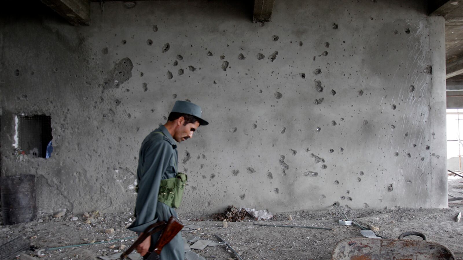 cheats/2011/09/14/kabul-siege-ends-after-20-hours/kabul-seige-ends-cheat_jtw4tv