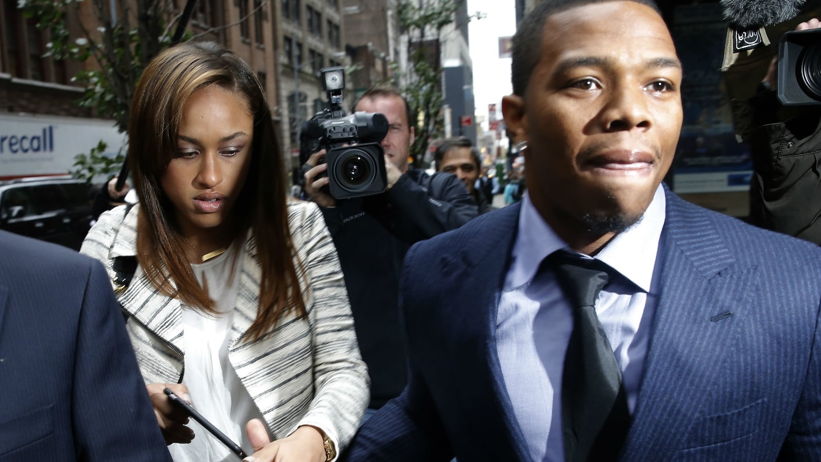 cheats/2015/05/21/ray-rice-domestic-violence-charges-dismissed/150521-ray-rice-cheat_l1l7co