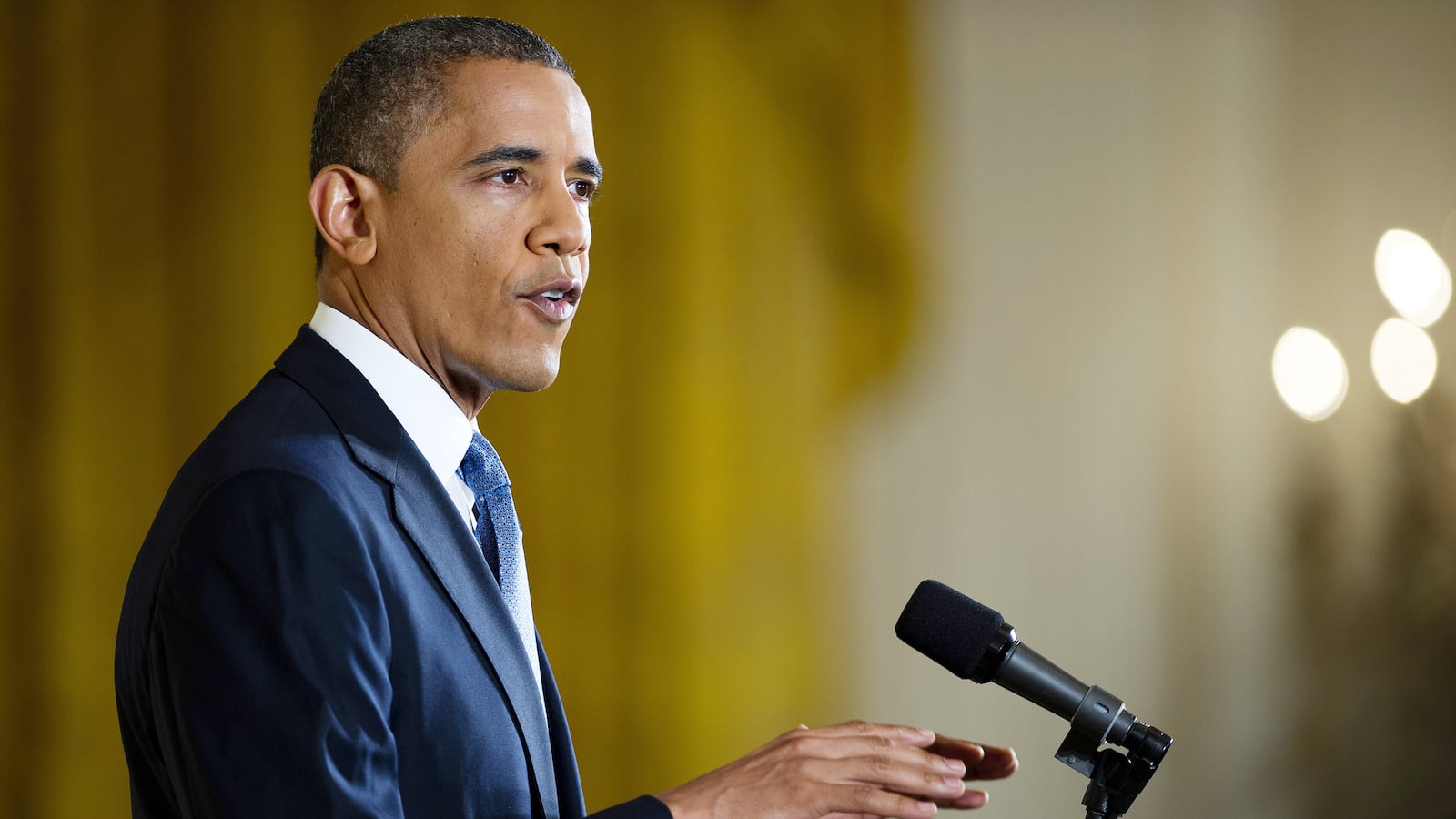 articles/2012/11/14/president-obama-at-news-conference-finesses-questions-on-david-petraeus-scandal/obama-petraeus-kurtz-tease_f0mgdi