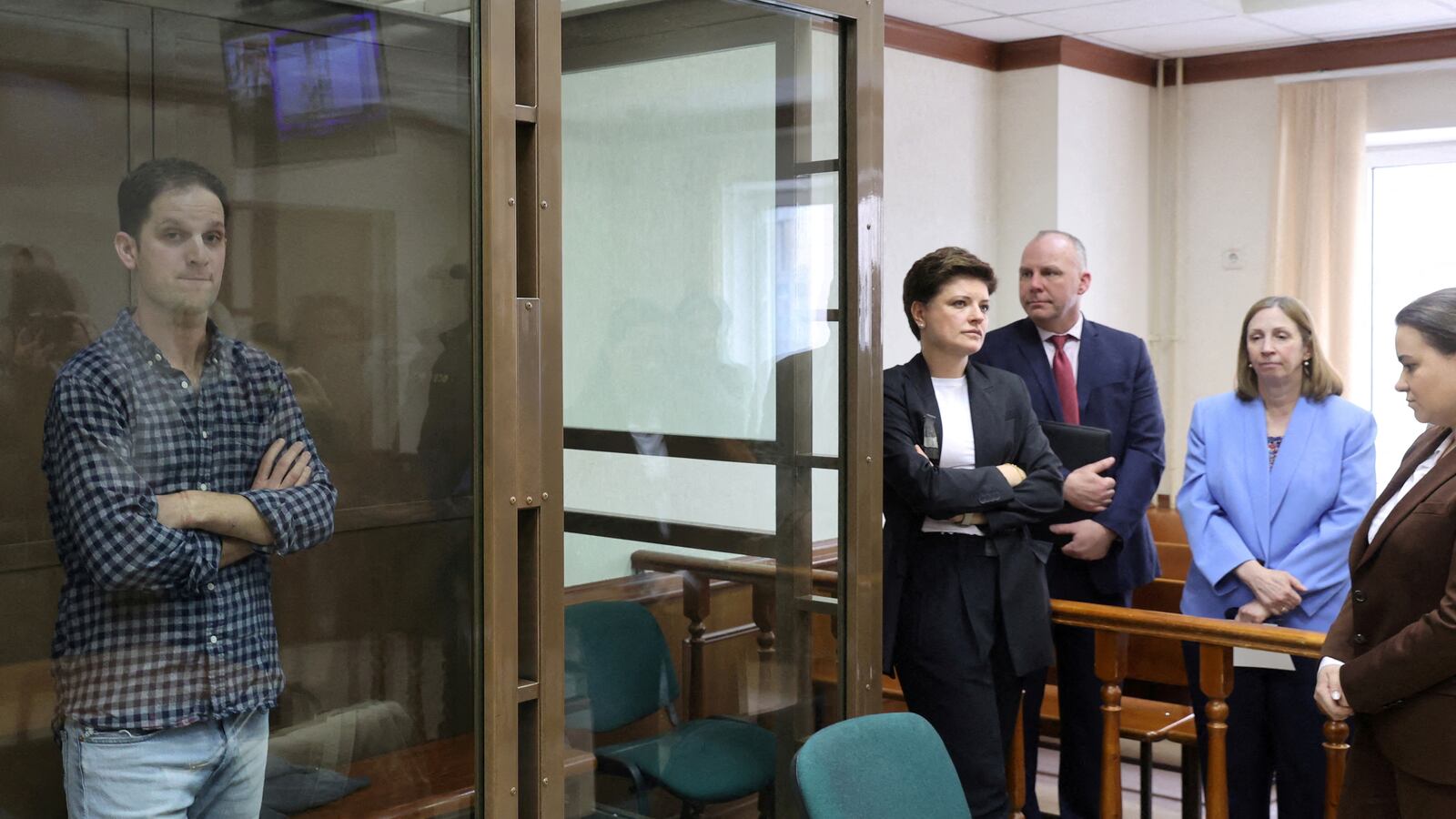 2023-05-09T090622Z_889059053_RC2XG0ADSF30_RTRMADP_3_UKRAINE-CRISIS-RUSSIA-WSJ_qiuquh