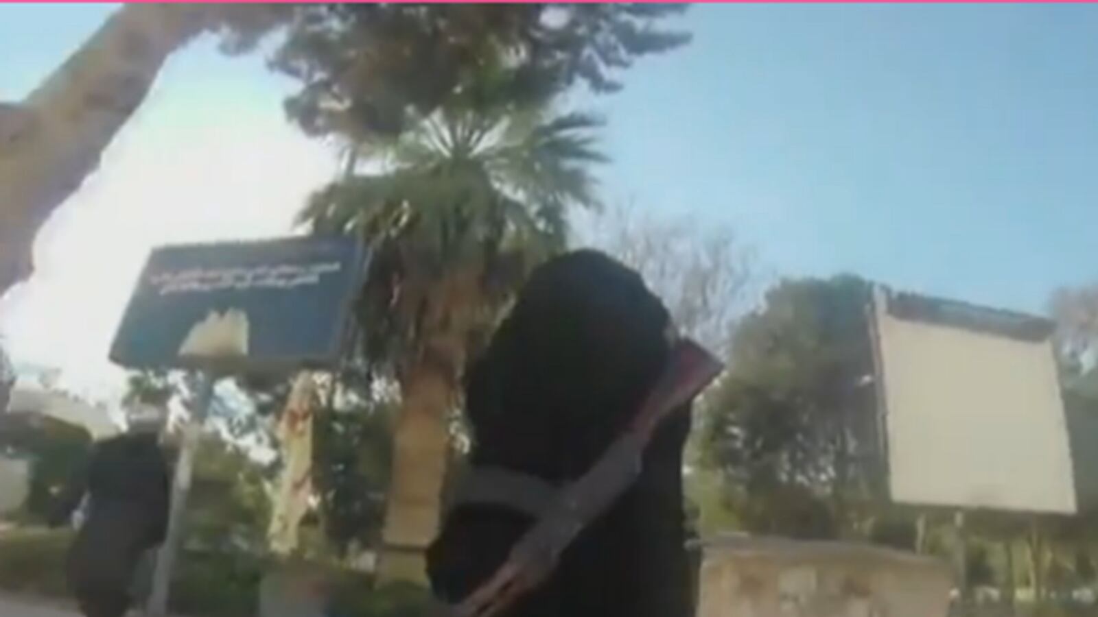 cheats/2014/09/24/woman-secretly-filmed-isis-in-syria/140924-isil-hidden-camera-cheat_gmfvtm