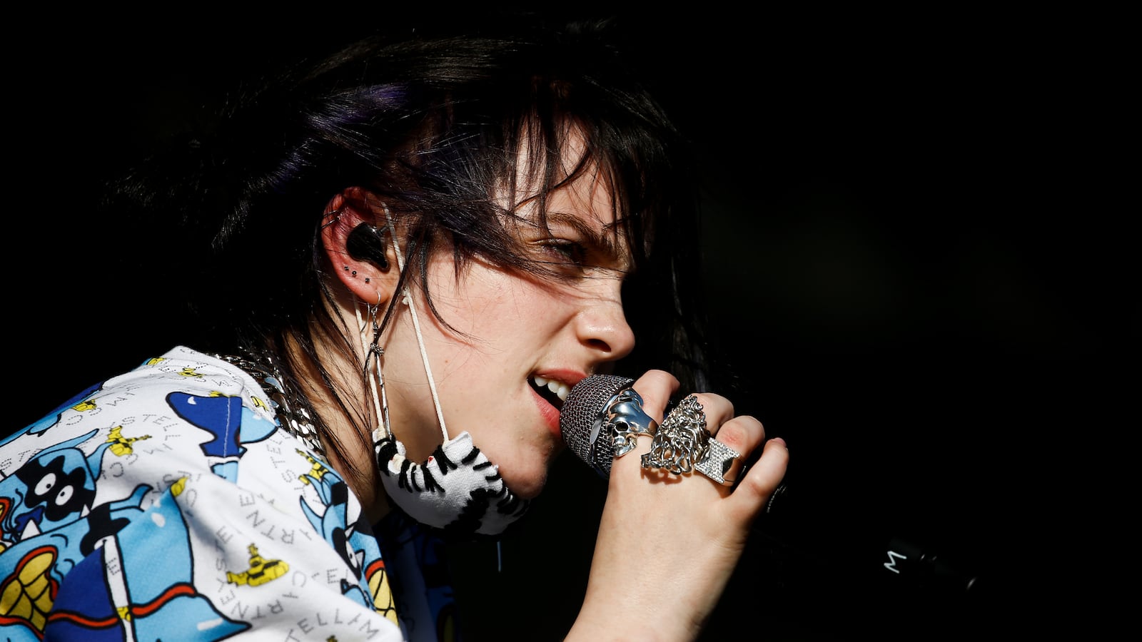 2019-06-30T191250Z_192340280_RC1E70B2BA00_RTRMADP_3_MUSIC-GLASTONBURY_dr6g1y