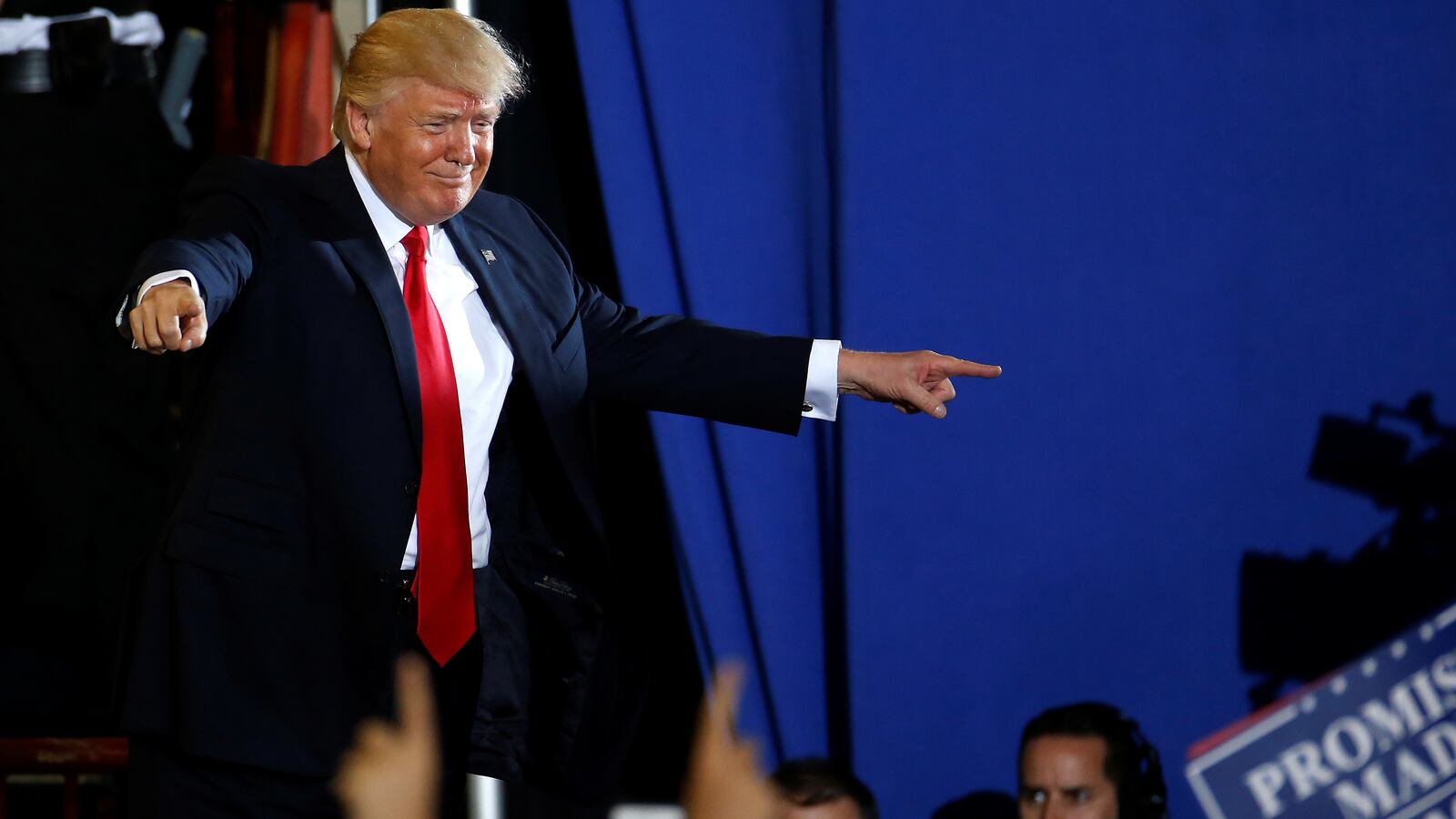 cheats/2017/05/01/trump-establishing-national-tech-council/170501-trump-tech_yyy1oz