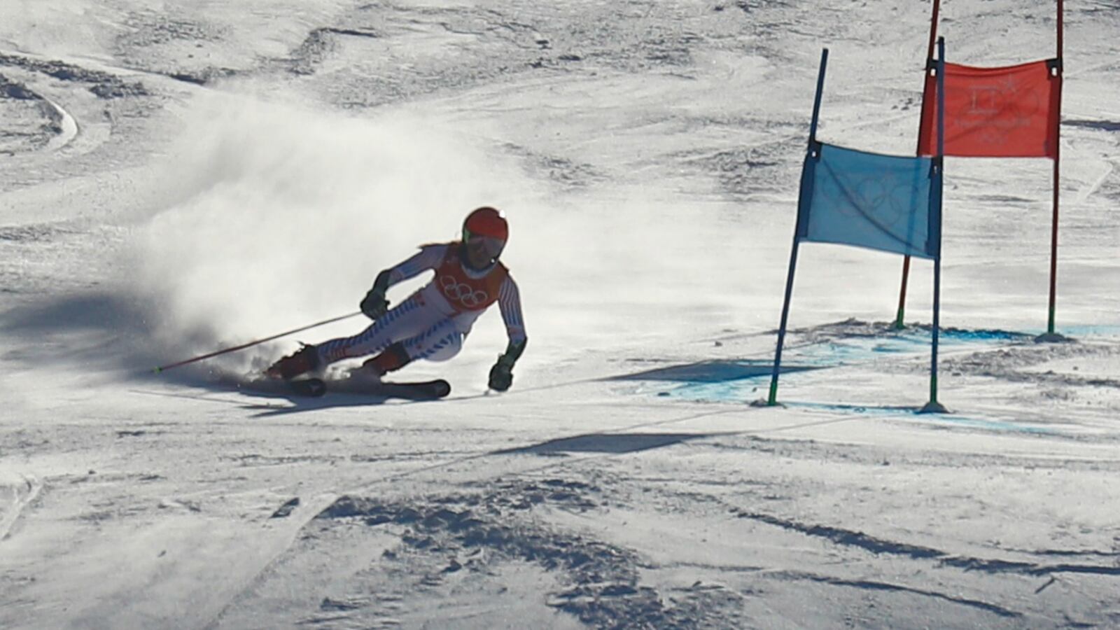 180214-mikaela-shiffrin-gold-skiing-cheat_jgsg2c