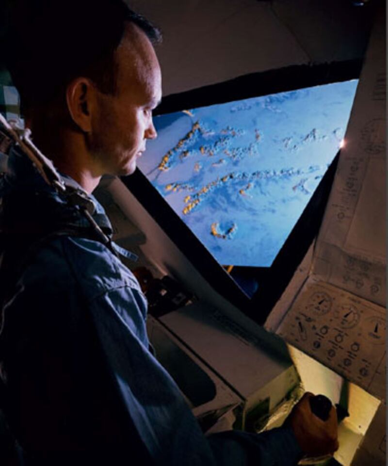 galleries/2009/07/03/the-1-000-coffee-table-book/moonfire-17_p5bk1b