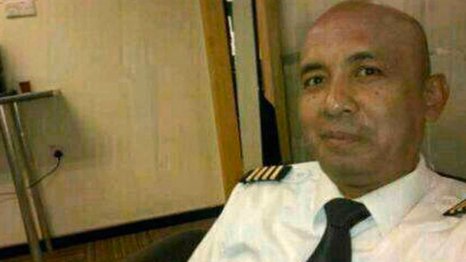 articles/2014/03/17/don-t-turn-this-malaysian-airlines-pilot-into-flight-370-s-richard-jewell/140316-daly-pilot-tease_exwbsi