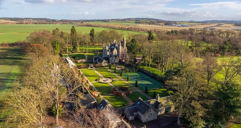 211109-OMG-Kirkliston-Castle-15_wn66kb