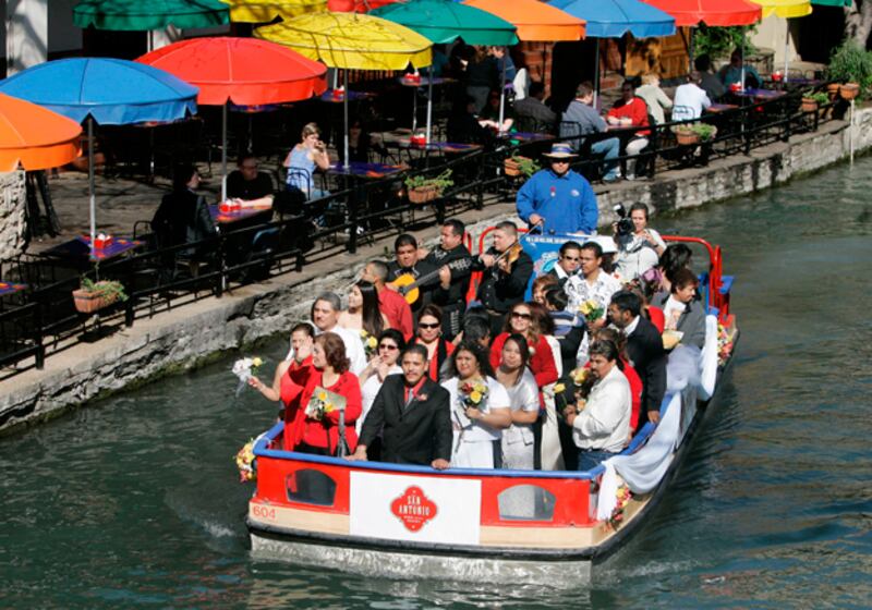 galleries/2011/02/06/best-love-cities/love-cities---san-antonio_gnjfvq