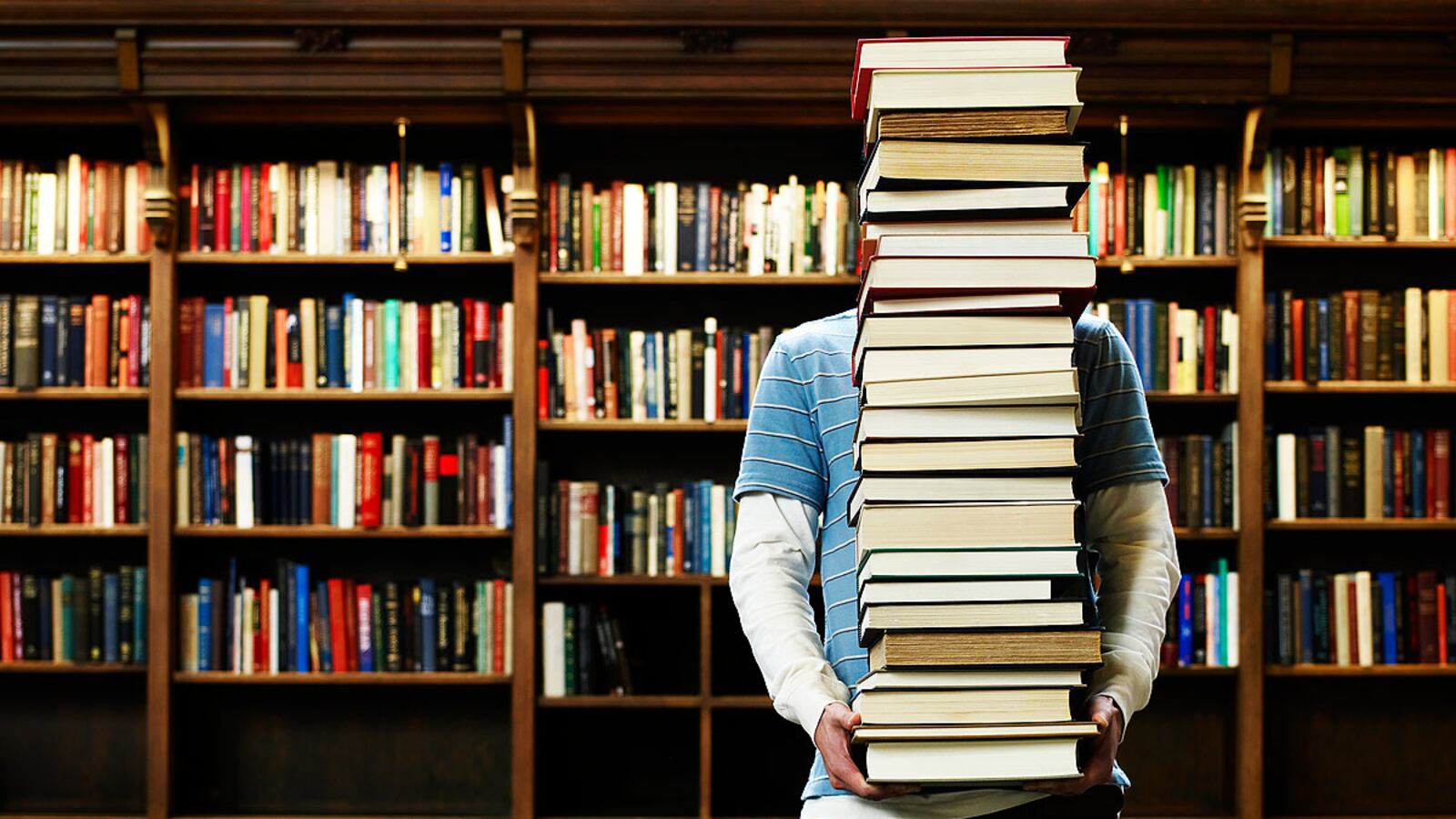 cheats/2013/04/23/world-book-night-gives-out-half-a-million-books/130317-shapiro-college-kid-pressure-tease_bizs1g
