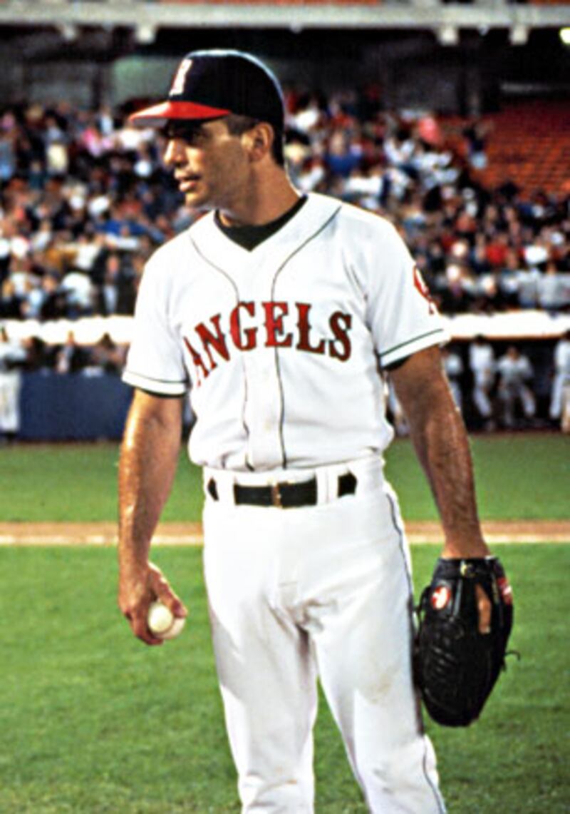 galleries/2010/05/18/celebrity-softball/celebrity-softball---danza_gotqiw