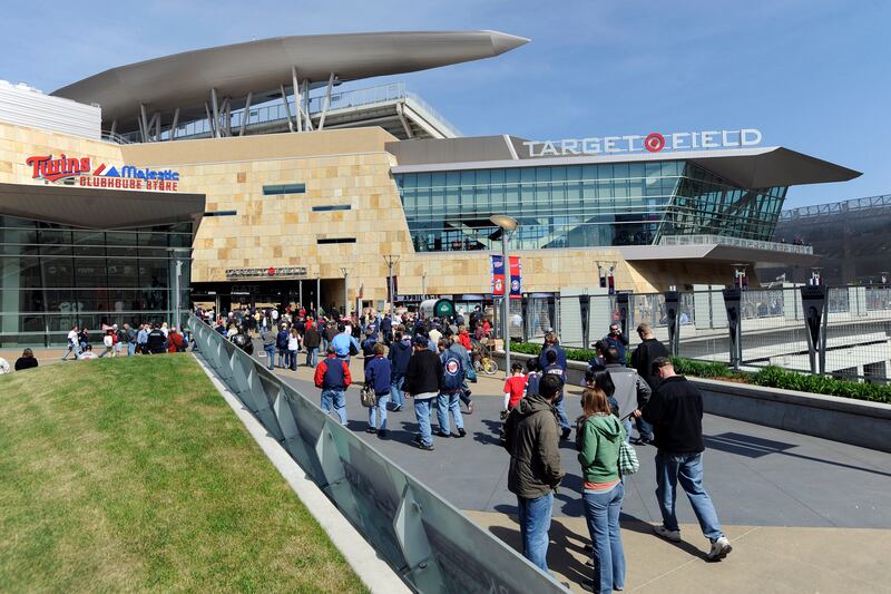 galleries/2014/04/21/best-bang-for-your-buck-baseball-stadiums-photos/mlb-stadium-rankings-minnesota_z2m9z6