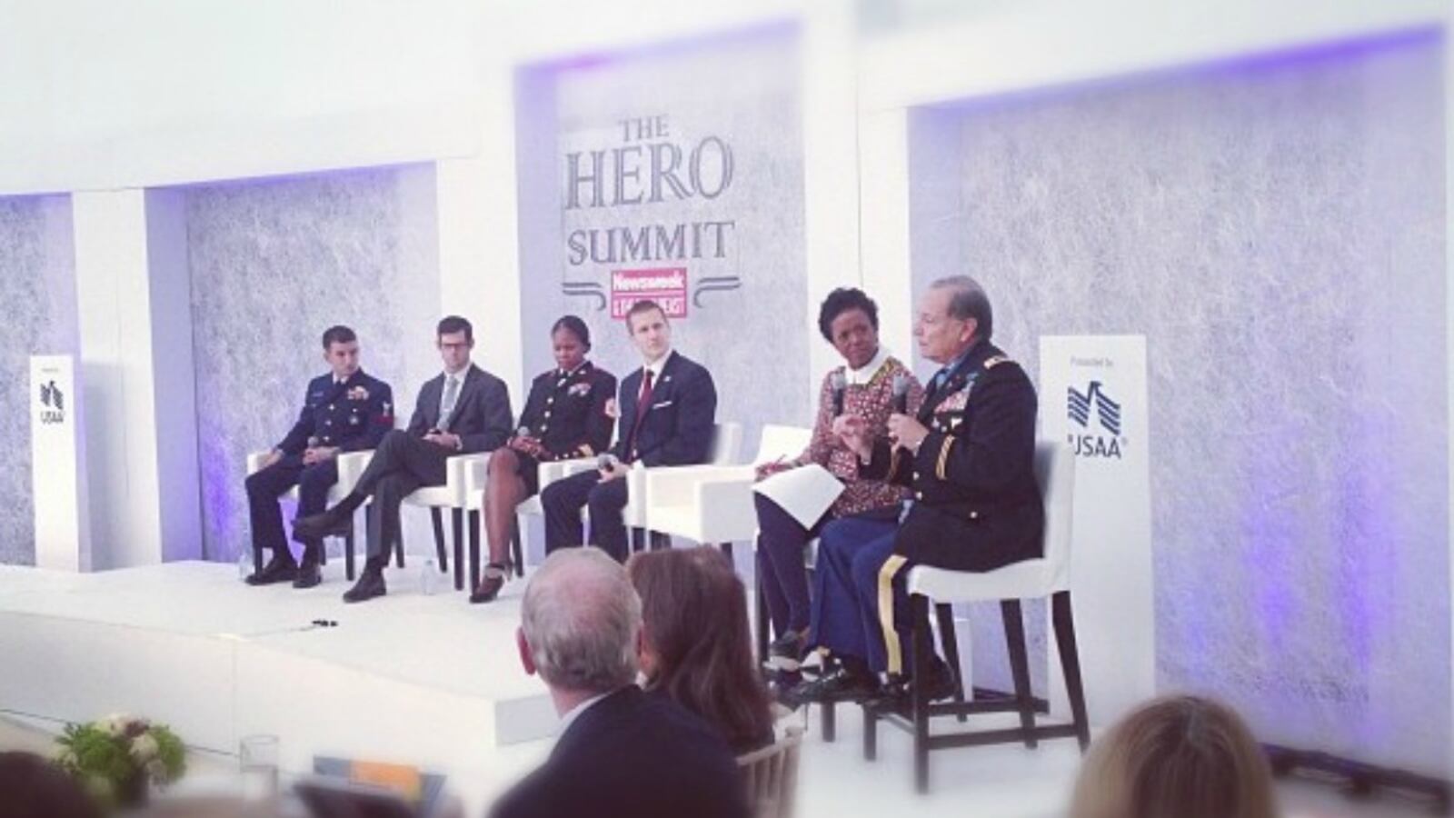 articles/2012/11/15/profile-in-courage-an-interview-with-medal-of-honor-recipient-alfred-rascon/alfred-rascon-panel-tweets_fkvues