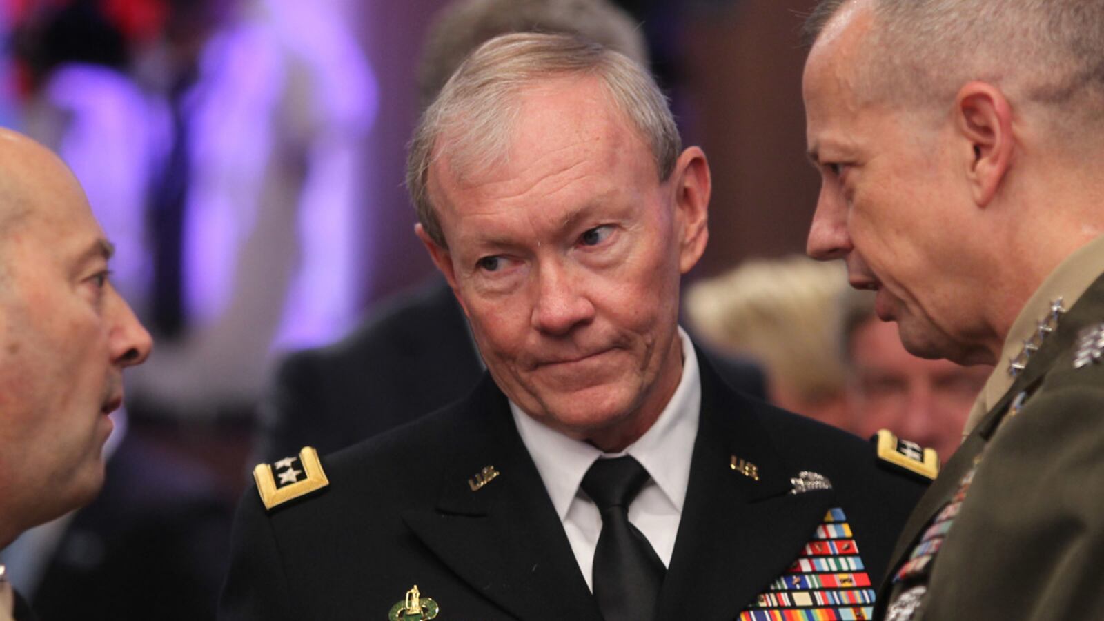 cheats/2012/08/21/militants-hit-u-s-general-s-plane/afghanistan-militants-shoot-us-general-plane-cheat_fydval