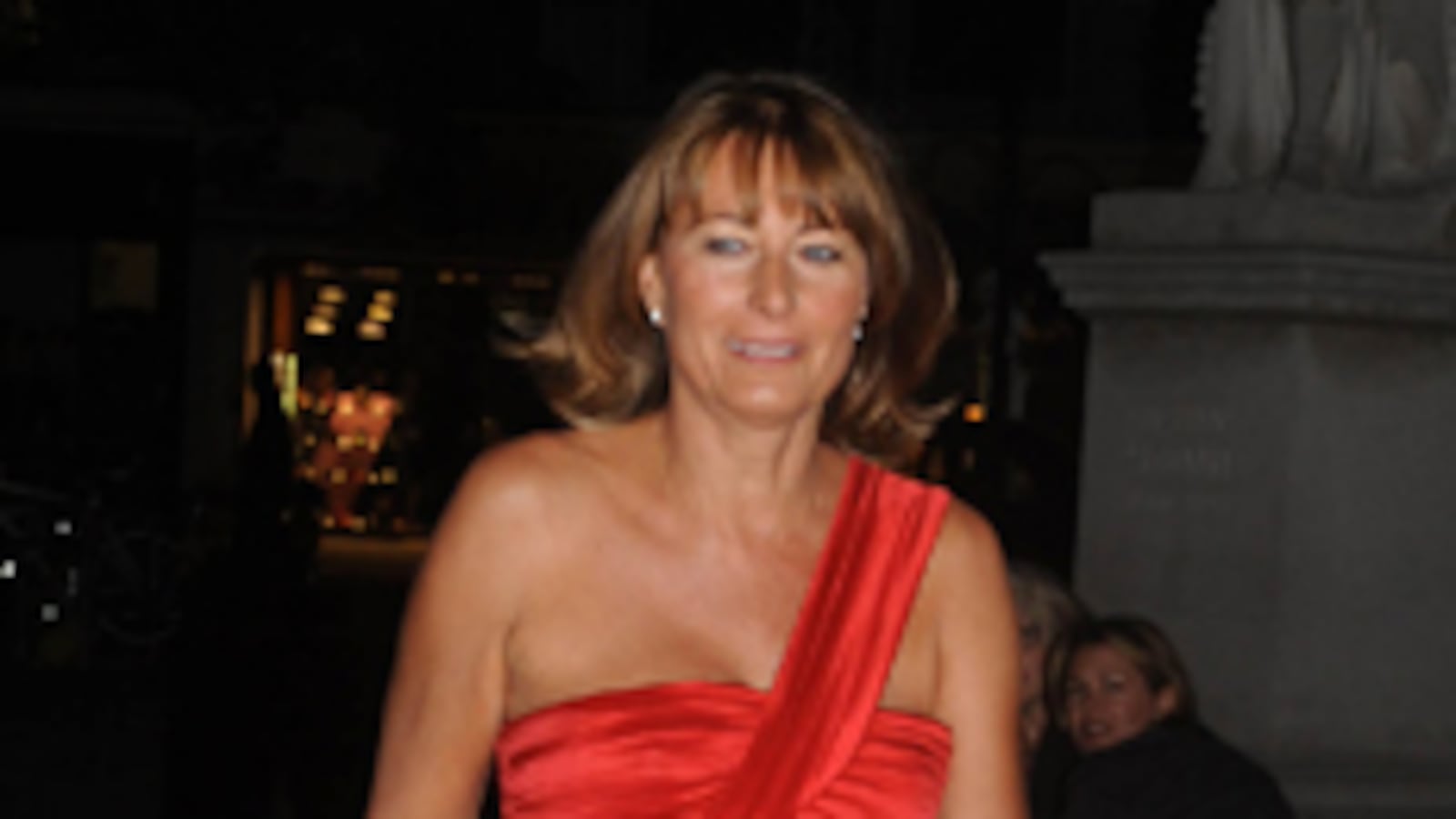 galleries/2011/04/02/wedding-diets/weddnig-diets---carole-middleton_clawic