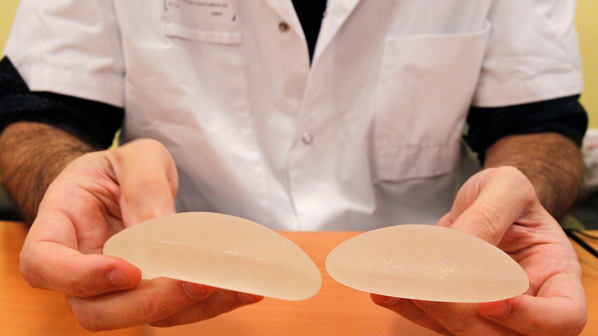 cheats/2011/12/27/fda-warned-about-french-implants/france-breast-implants-cheat_cdvkqi