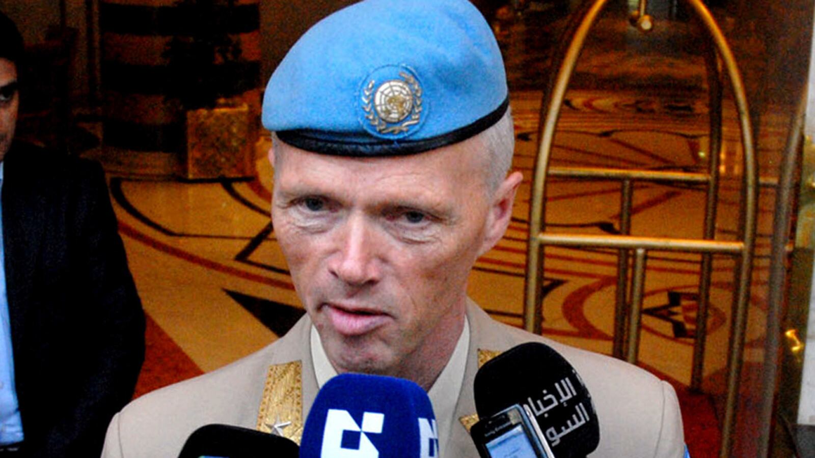 cheats/2012/05/20/bomb-explodes-near-un-convoy/syria-explosion-near-un-monitor-robert-mood-convoy_eodh8f