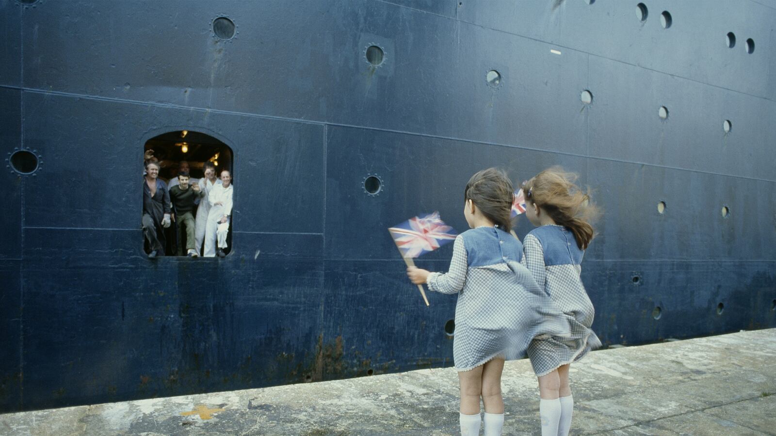 articles/2015/03/27/how-defiant-falklanders-live-with-the-threat-of-war/150326-johnston-falklands-tease_ytwrjo