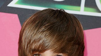 cheats/2010/08/02/justin-beiber-to-play-self-in-biopic/justin-bieber_pafwrg