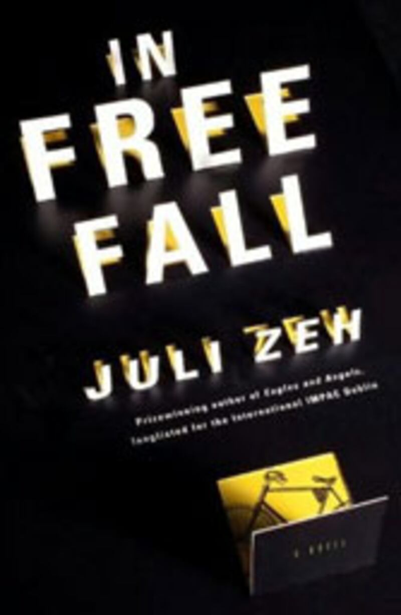 articles/2010/07/21/this-weeks-hot-reads-35/hot-reads-721---in-free-fall_orwnkd