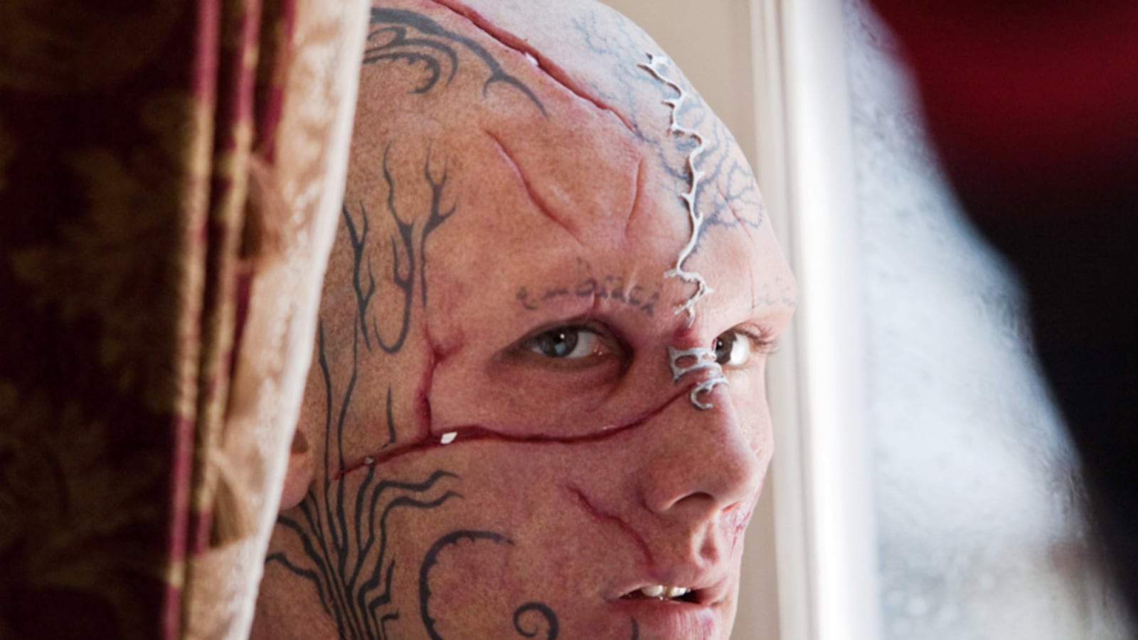 galleries/2011/03/03/hot-and-fugly/hot-and-fugly---pettyfer_c2yzkh