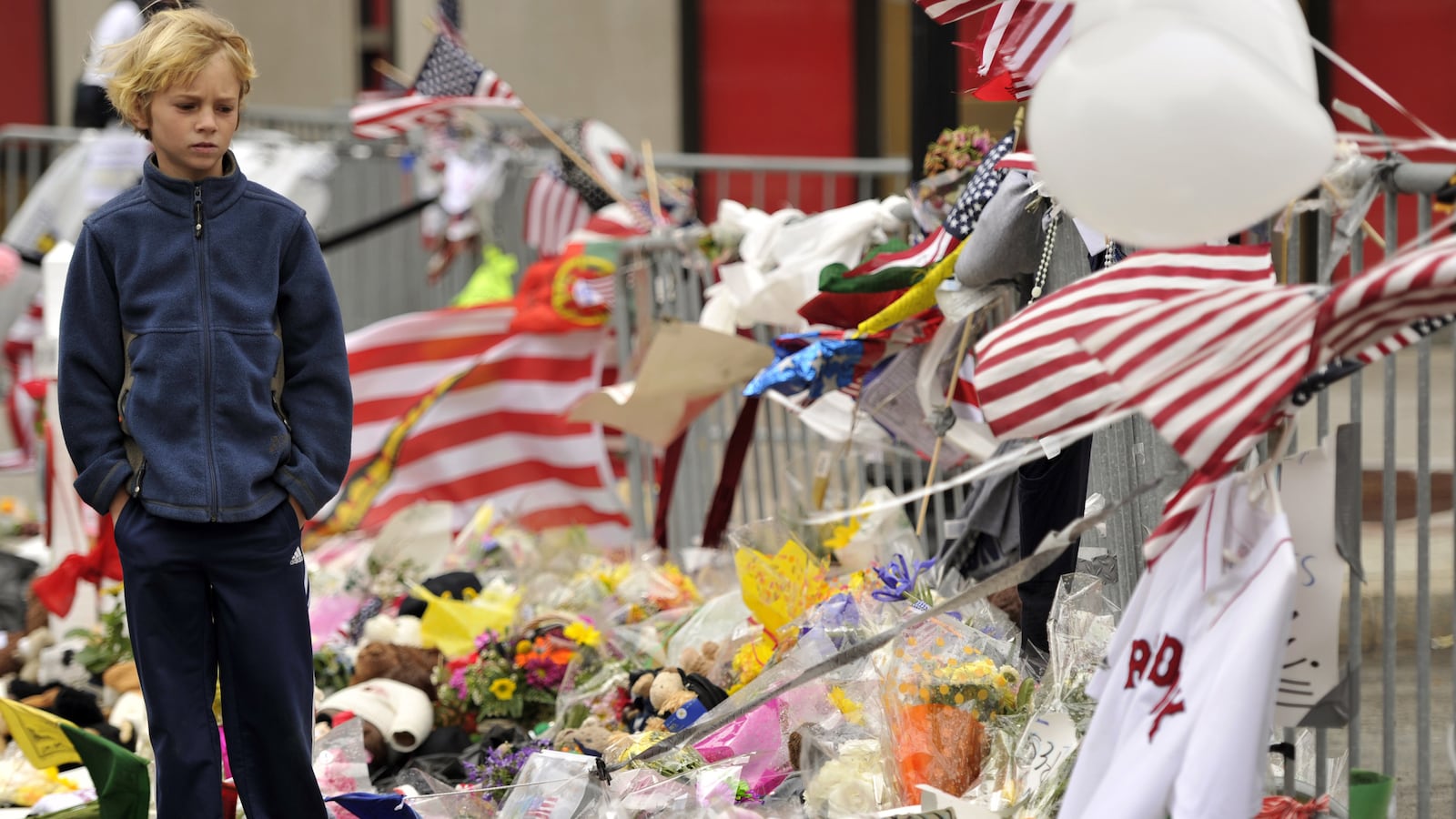 articles/2013/04/27/don-t-let-boston-s-survivors-and-victims-get-ripped-off/130427-boston-fund-tease-embed_sznvur