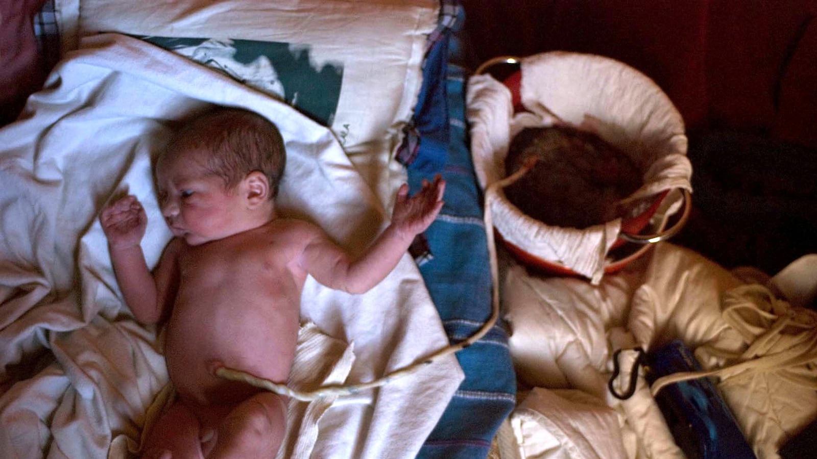 articles/2014/06/27/natural-childbirth-is-not-a-cult/140629-zadrozny-home-birth-tease_tjsedz