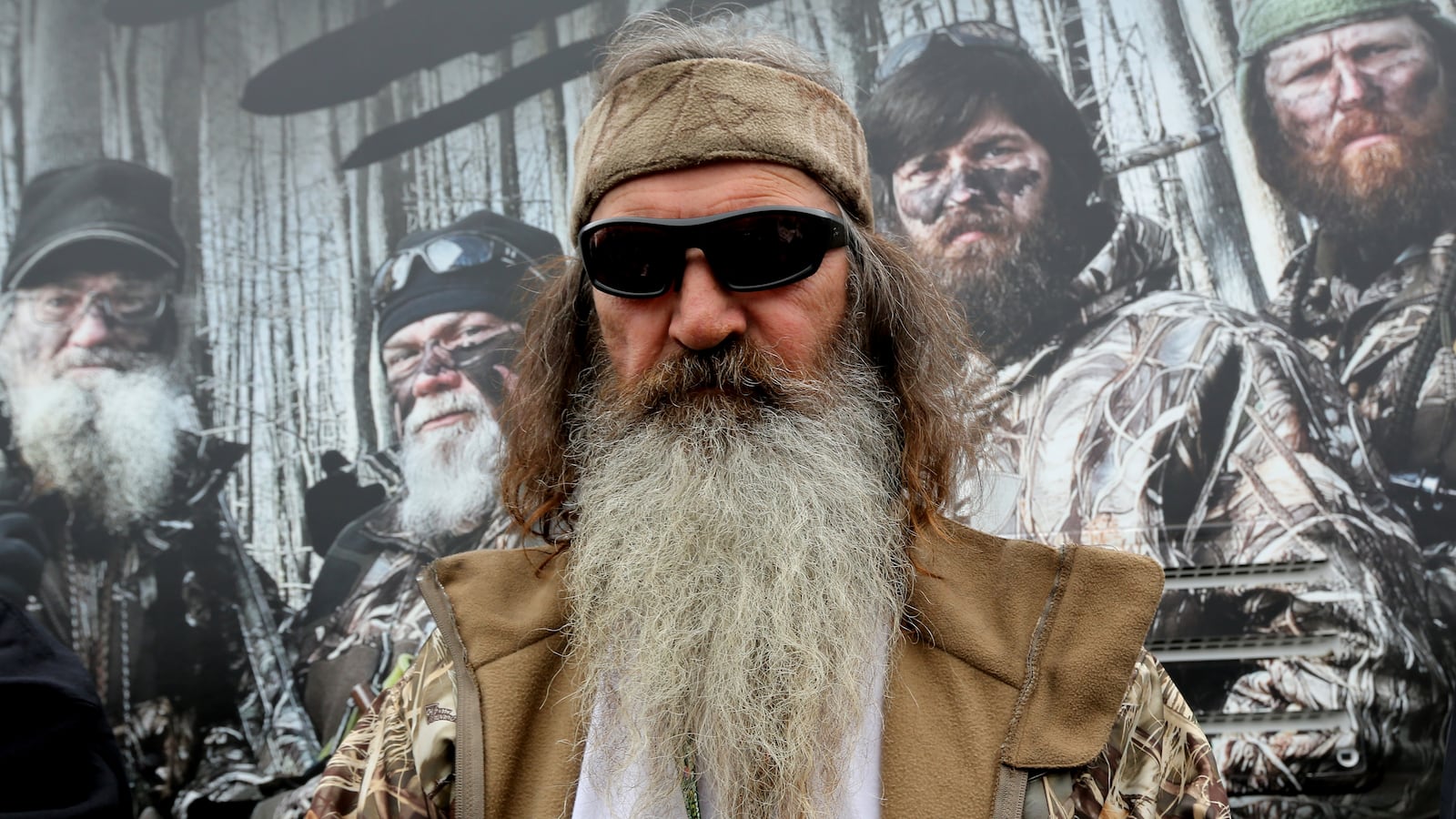 "Duck Dynasty" star Phil Robertson passed away Sunday at 79.