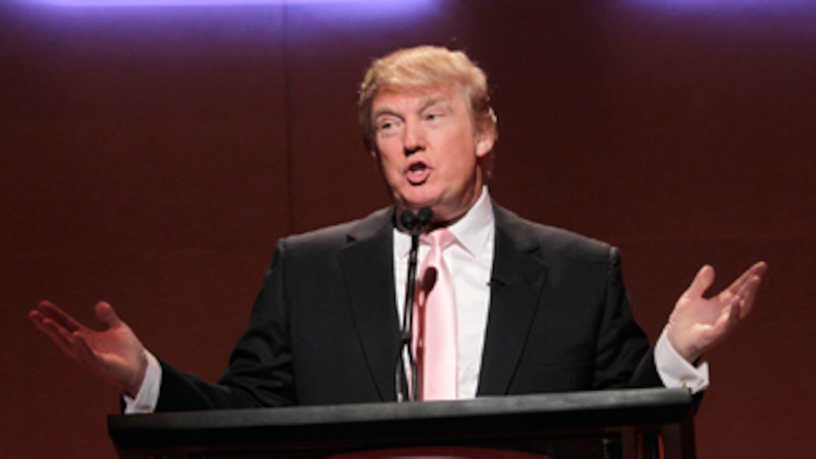 articles/2011/05/16/donald-trump-mike-huckabee-haley-barbour-the-gops-growing-list-of-2012-dropouts/clift-trump_181101_s36mpn