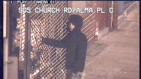 articles/2011/08/12/london-riots-police-use-social-media-to-track-rioters/identifying-rioters-dzieza_cgyvnn