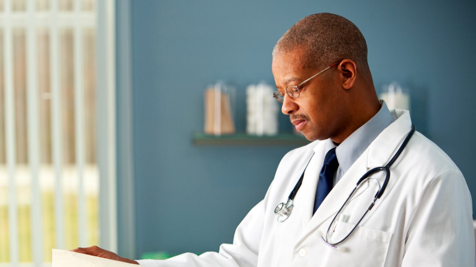 articles/2013/01/15/are-gold-plated-health-benefits-making-american-workers-worse-off/130117-health-mccardle-tease_nevoxm