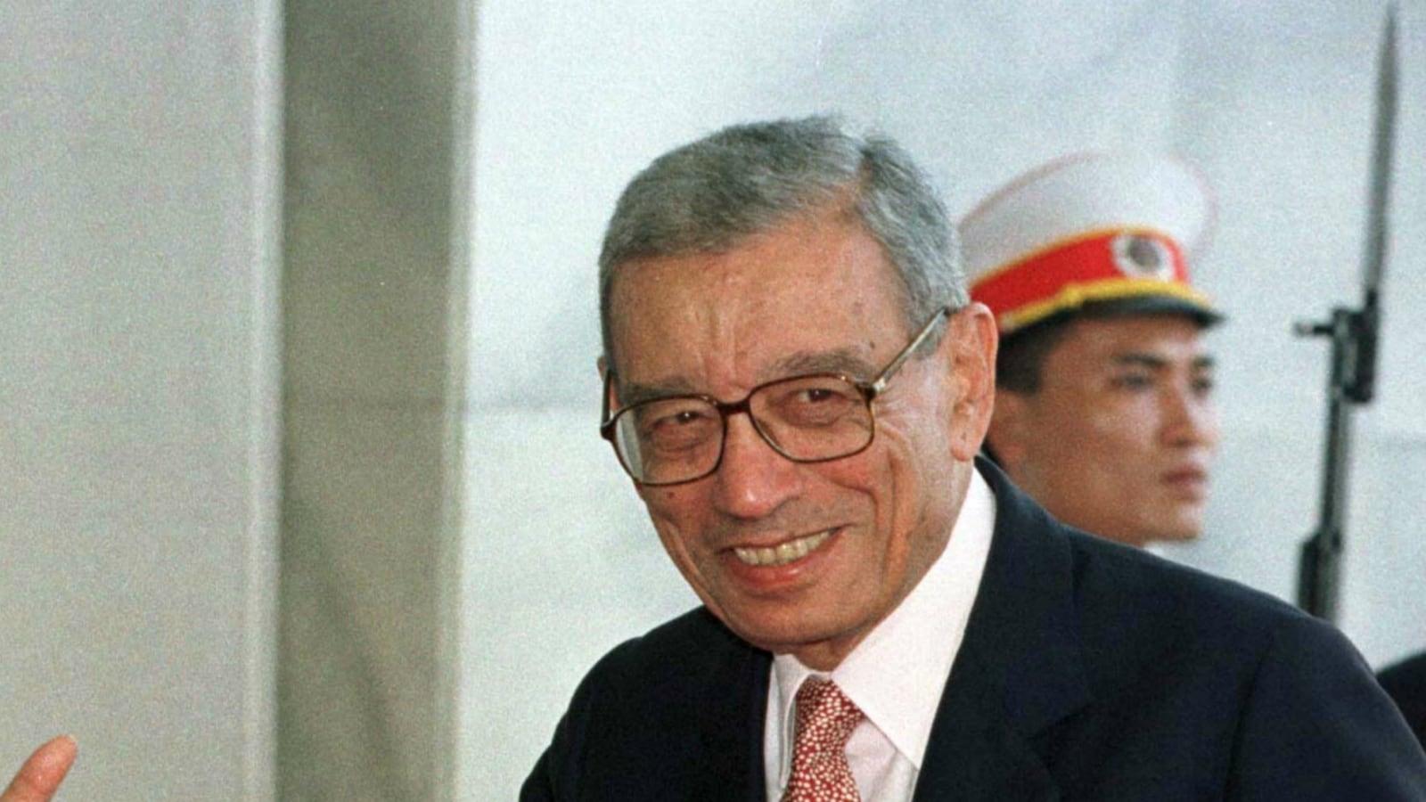 cheats/2016/02/16/un-boutros-boutros-ghali-has-died/160216-cheat-boutros_apnebi