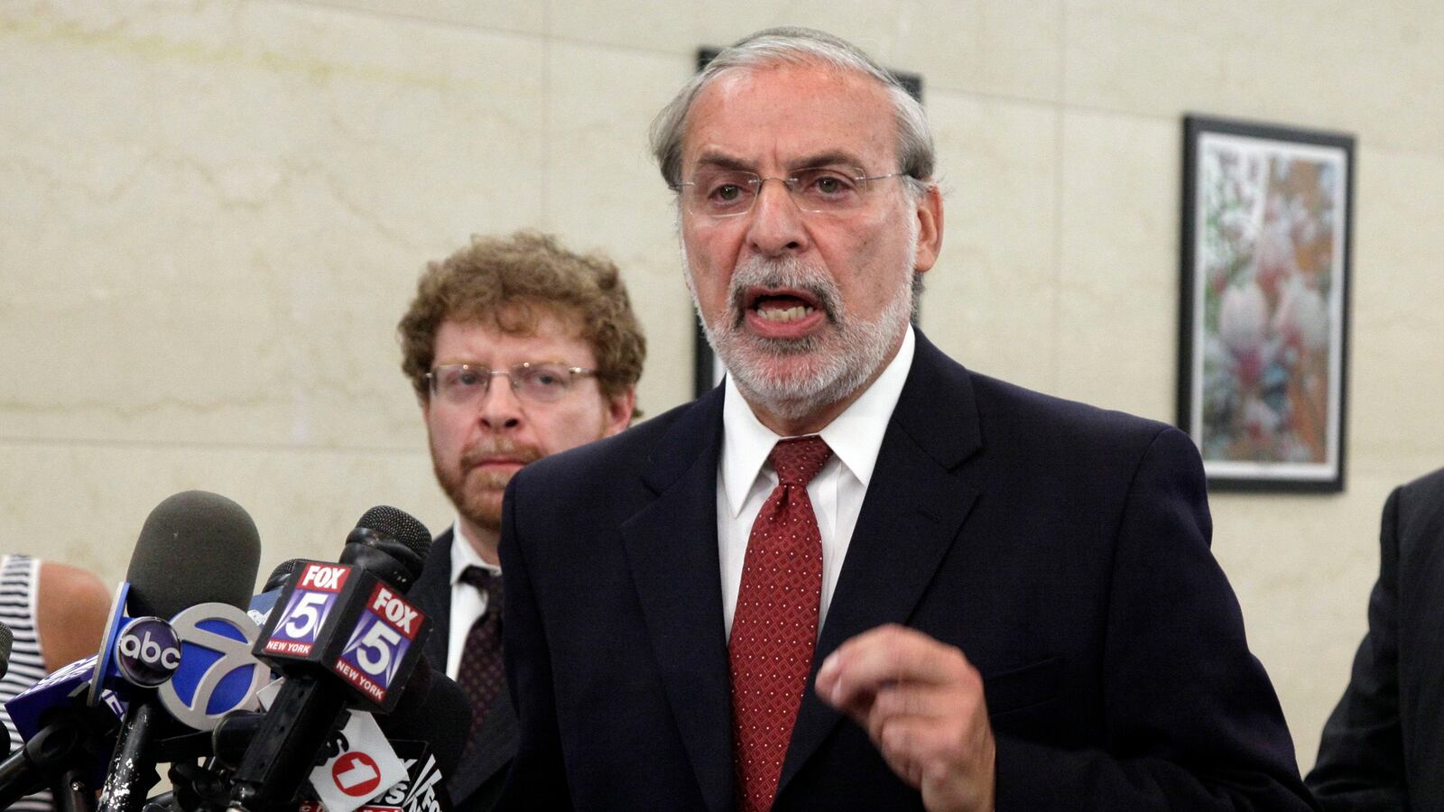 cheats/2013/02/25/hikind-apologizes-for-blackface/130225-dov-hikind-costume-cheat_eovmma