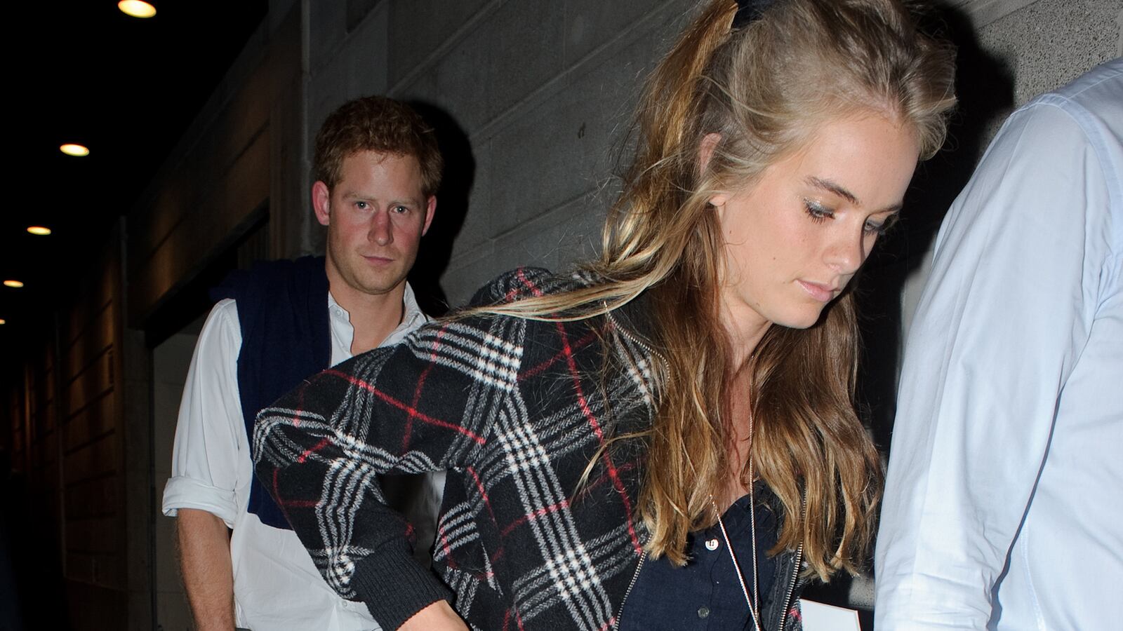 articles/2013/10/06/harry-and-cressida-go-public-and-inch-towards-engagement/131003-harry-cressida-tease_fjffly