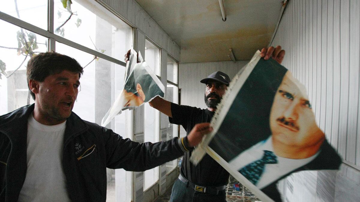 cheats/2012/07/23/arab-league-offers-assad-safe-exit/syria-arab-league-offers-assad-safe-exit-cheat_uerljl