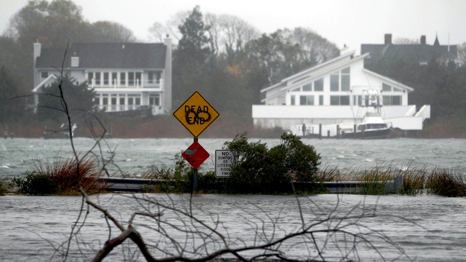 articles/2012/10/29/rich-people-really-hate-hurricane-sandy/fancy-sandy-damages-froelich_p3e2qh