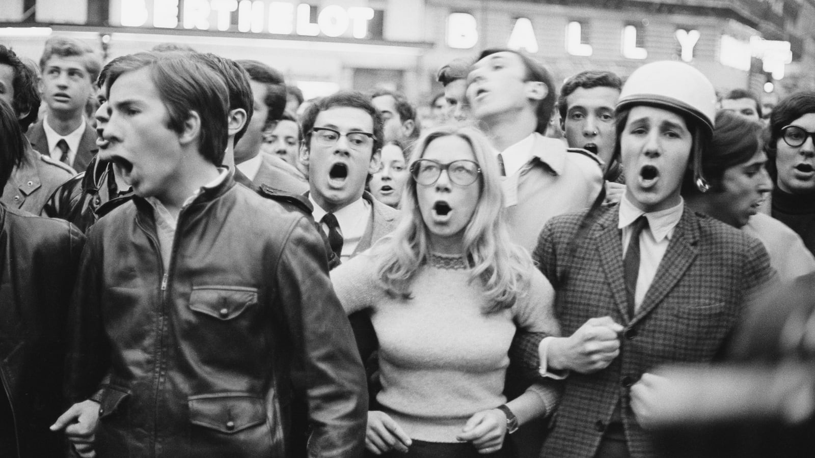 180526-browning-paris-may-1968-hero_p8azkt